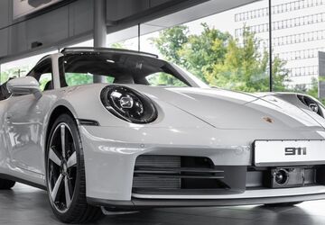Porsche 992 9.900 km 147.900 &euro; Hamburg 22087