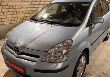 Toyota Corolla Verso 117.000 km 6.450 &euro; Hamburg 21079