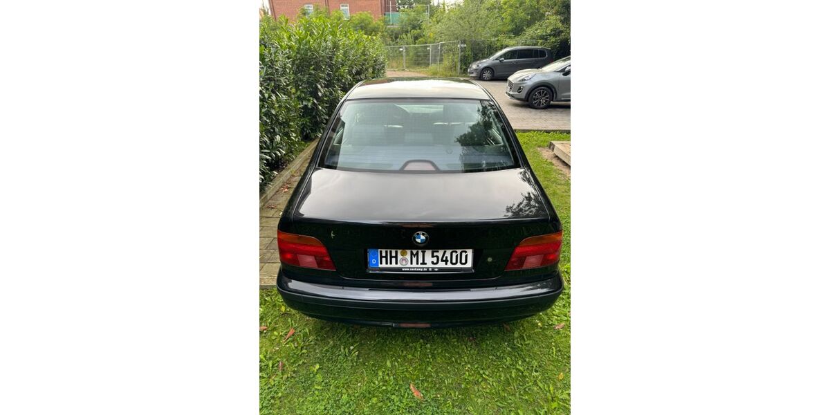 BMW 523 154.000 km 9.499 &euro; Hamburg 22177