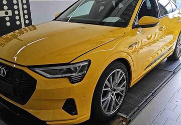 Audi e-tron 45.260 km 32.950 &euro; Hamburg 22047