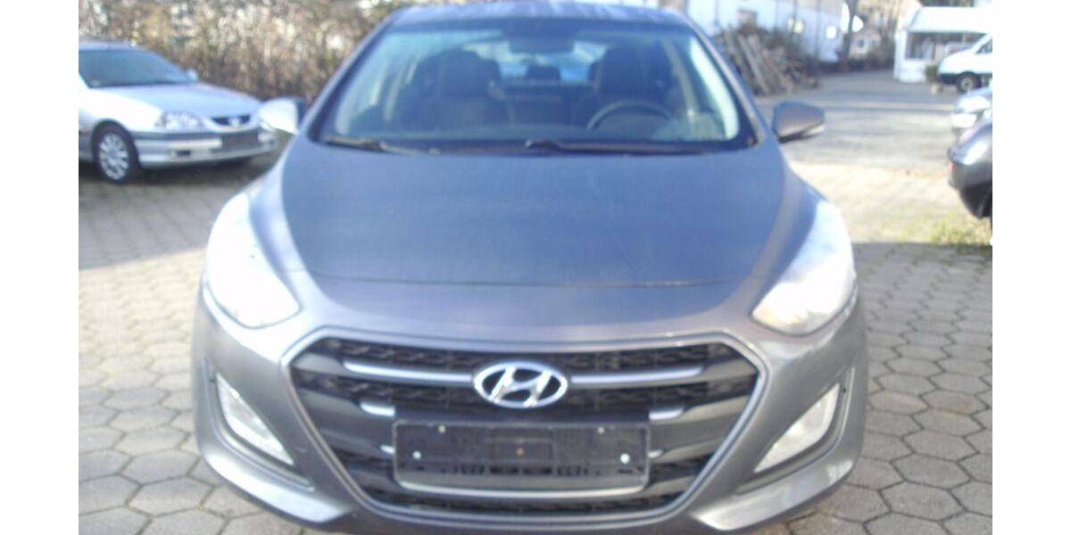 Hyundai i30 223.000 km 6.500 &euro; Hamburg 22143