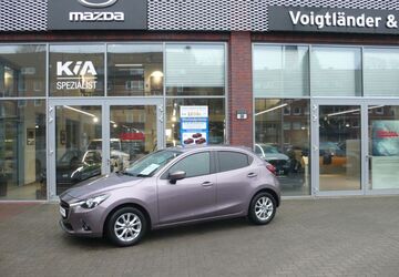 Mazda 2 11.646 km 11.885 &euro; Hamburg 22049