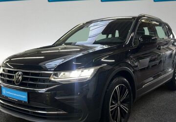 VW Tiguan 48.485 km 28.444 &euro; Hamburg 22761