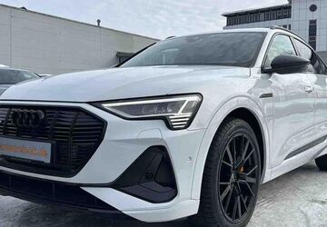 Audi e-tron 32.320 km 37.950 &euro; Hamburg 22047