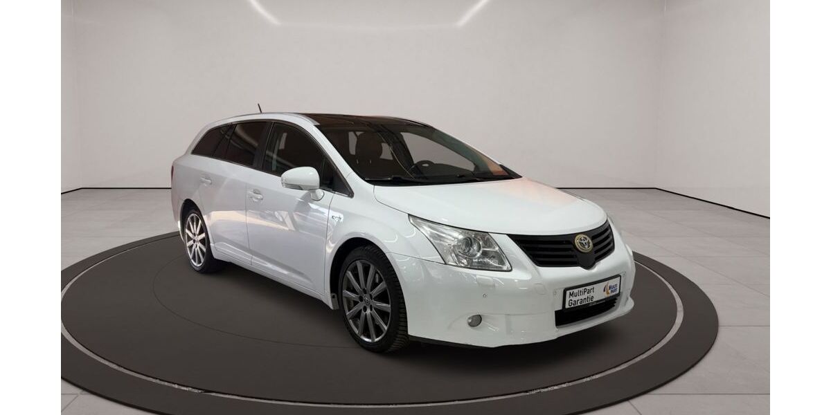 Toyota Avensis 199.000 km 6.990 &euro; Hamburg 22043