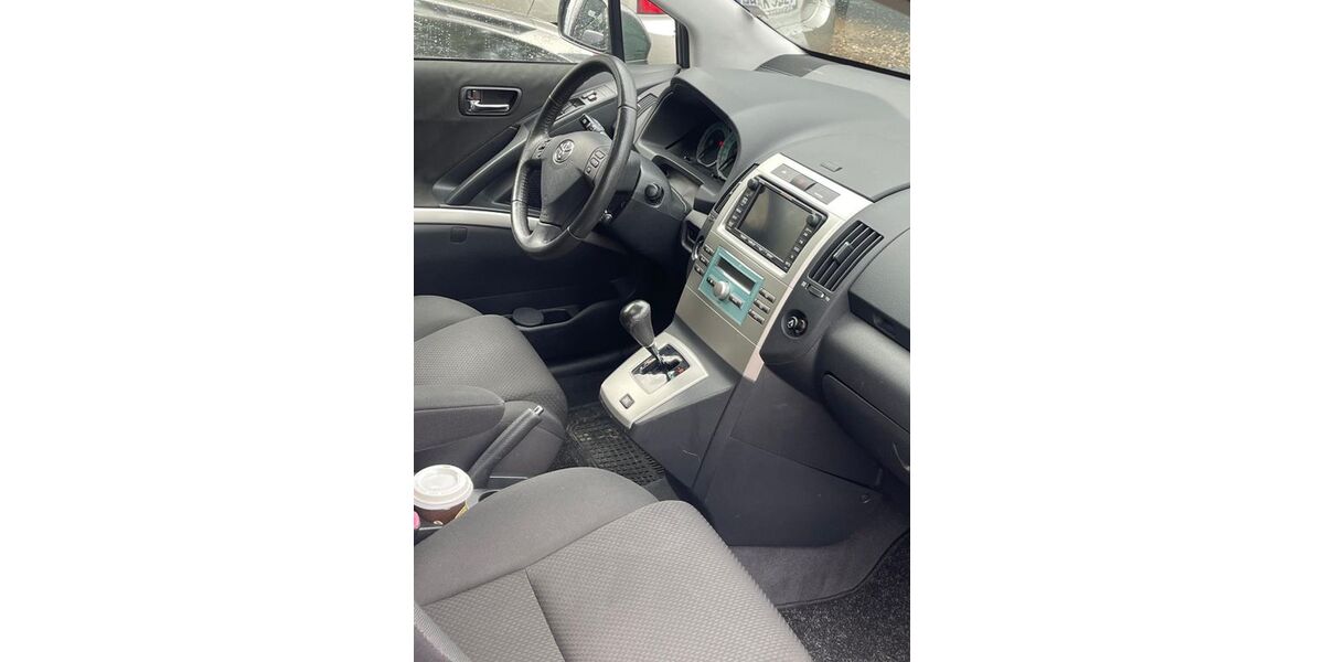 Toyota Corolla Verso 105.000 km 5.990 &euro; Hamburg 22309