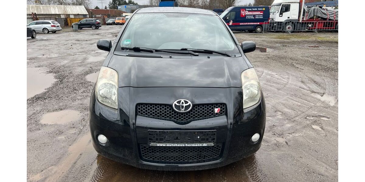 Toyota Yaris 231.774 km 3.990 &euro; Hamburg 22113