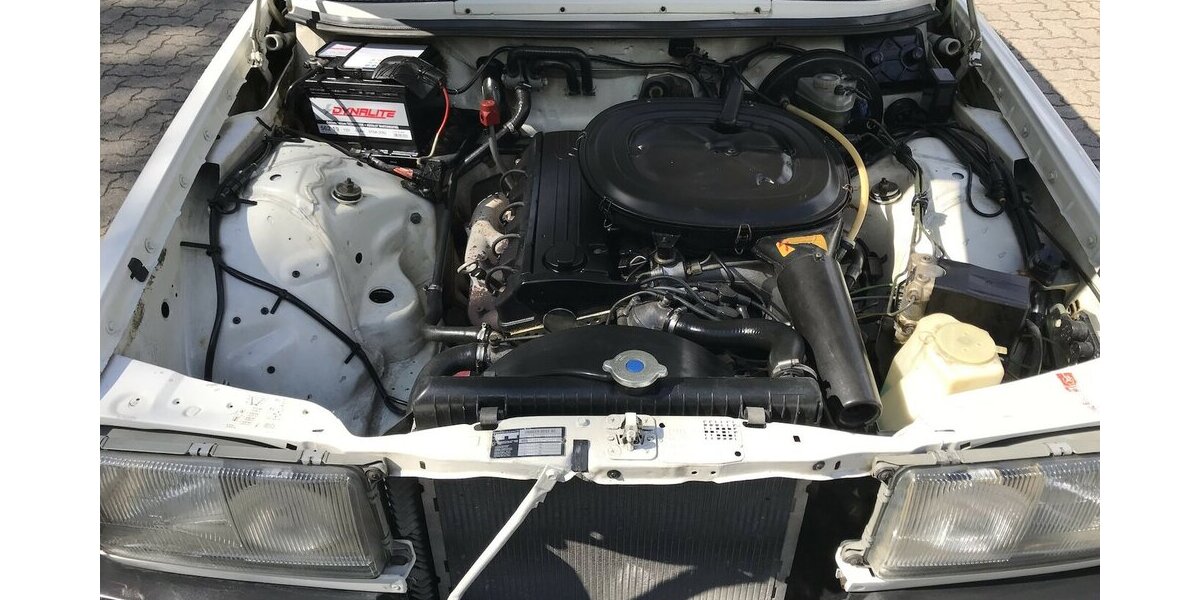 Mercedes-Benz 230 W123 Sanders Automat ABS AirBag SSD Velours 146.358 km 13.999 &euro; Hamburg 22339