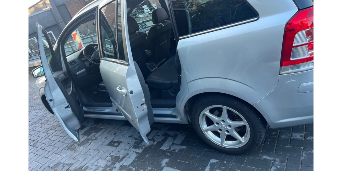 Opel Zafira 209.103 km 4.799 &euro; Geesthacht 21502