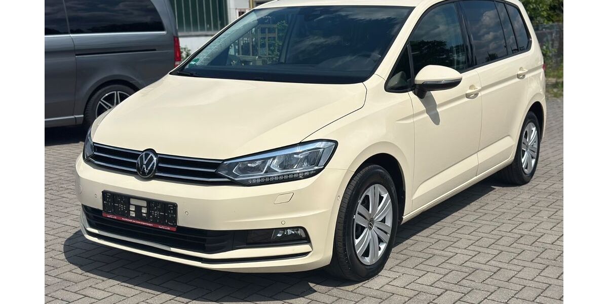 VW Touran 247.000 km 13.900 &euro; Stapelfeld bei Hamburg 22145
