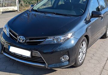 Toyota Auris 93.000 km 10.400 &euro; Hamburg 22159
