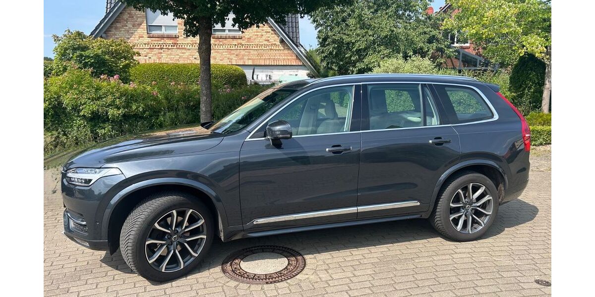 Volvo XC90 207.000 km 22.100 &euro; Delingsdorf 22941
