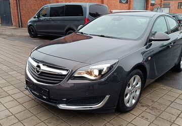 Opel Insignia 73.020 km 8.390 &euro; Hamburg 22046