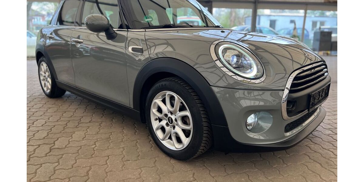 Mini ONE 35.600 km 16.900 &euro; Hamburg 22043