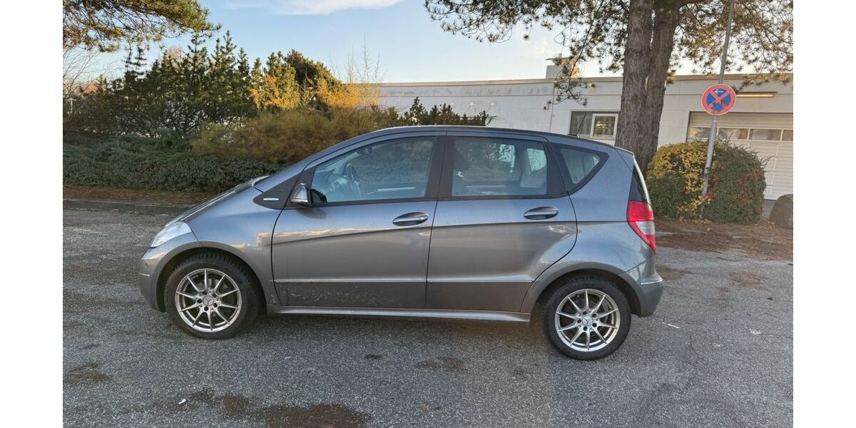 Mercedes-Benz A 180 284.725 km 1.290 &euro; Barsbüttel 22885