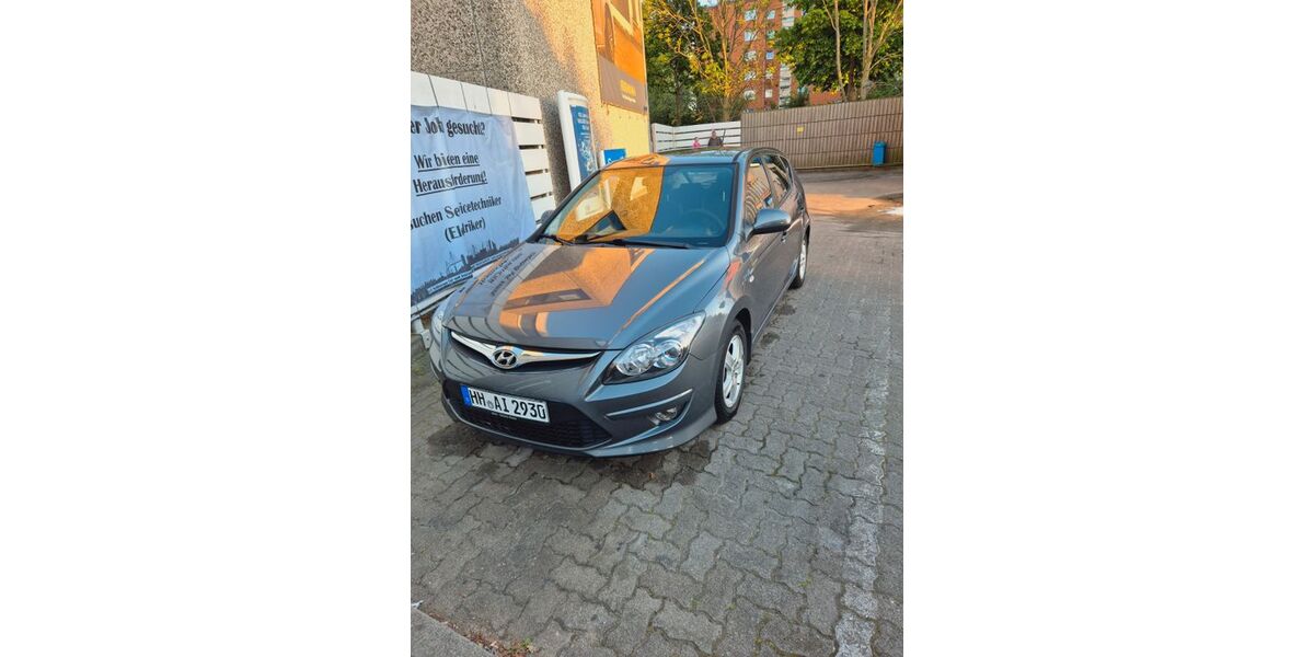 Hyundai i30 76.000 km 6.100 &euro; Hamburg 22119