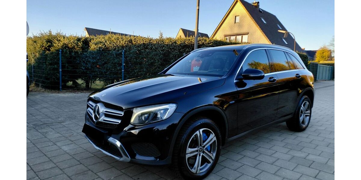 Mercedes-Benz GLC 350 197.000 km 19.900 &euro; Hamburg 22115