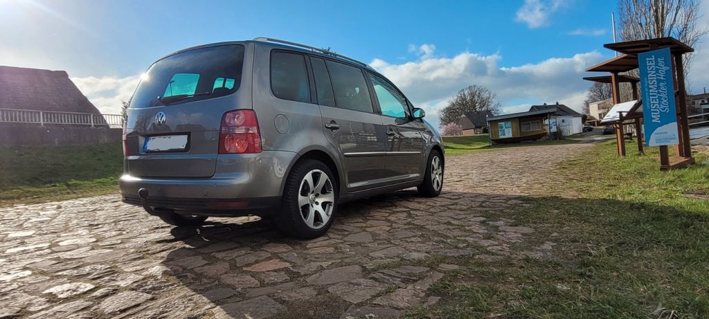 VW Touran 262.000 km 7.099 &euro; Seevetal Meckelfeld 21217