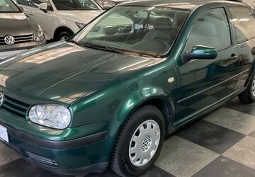 VW Golf 87.025 km 3.999 &euro; Hamburg 22087