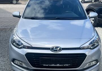 Hyundai i20 81.000 km 8.890 &euro; Hamburg 20537