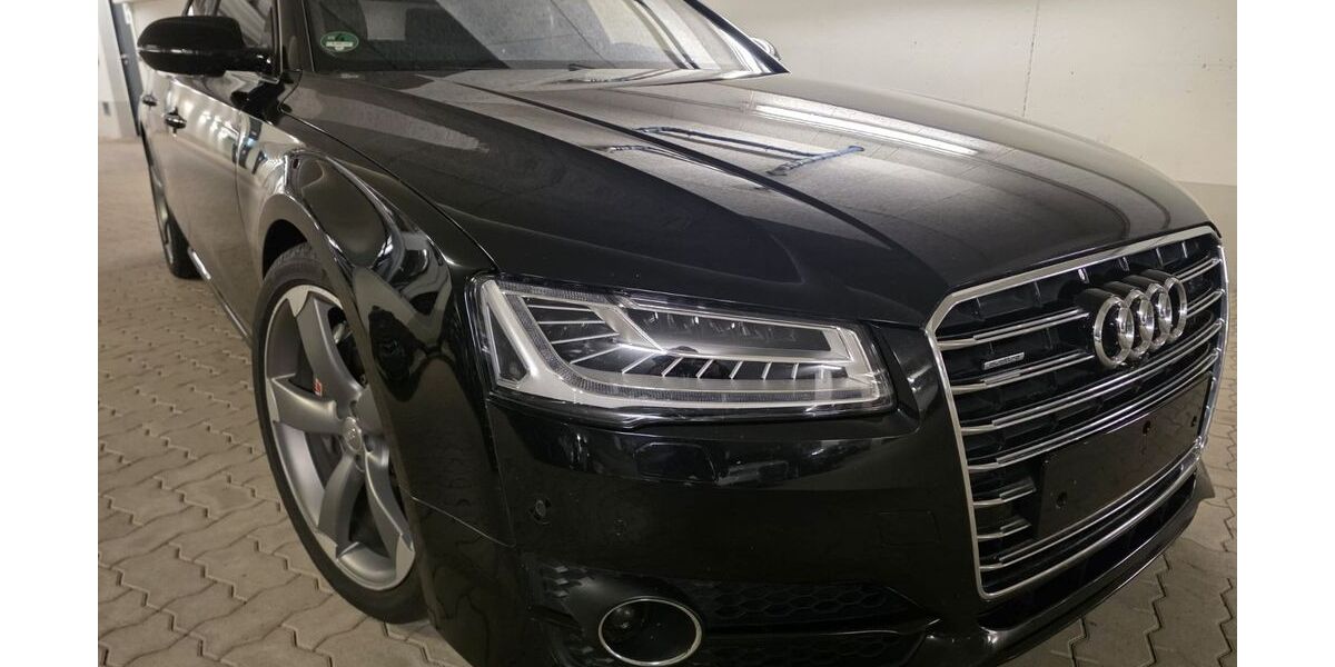 Audi A8 194.000 km 27.990 &euro; Hamburg 22335