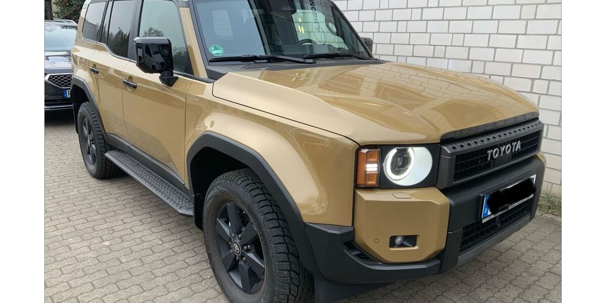 Toyota Land Cruiser 1.556 km 89.990 &euro; Rellingen 25462