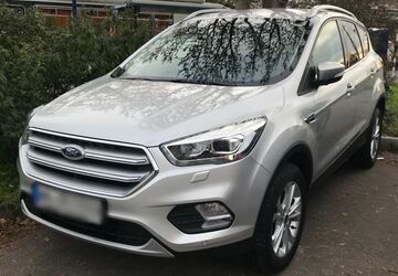 Ford Kuga 61.500 km 16.950 &euro; Hamburg 21075