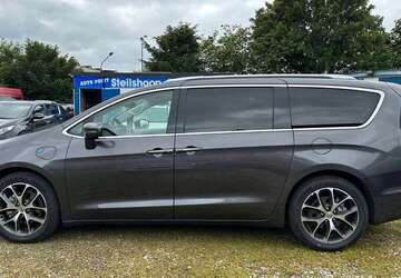Chrysler Pacifica 82.000 km 35.999 &euro; Hamburg 22309
