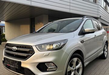 Ford Kuga 81.000 km 19.900 &euro; Pinneberg 25421