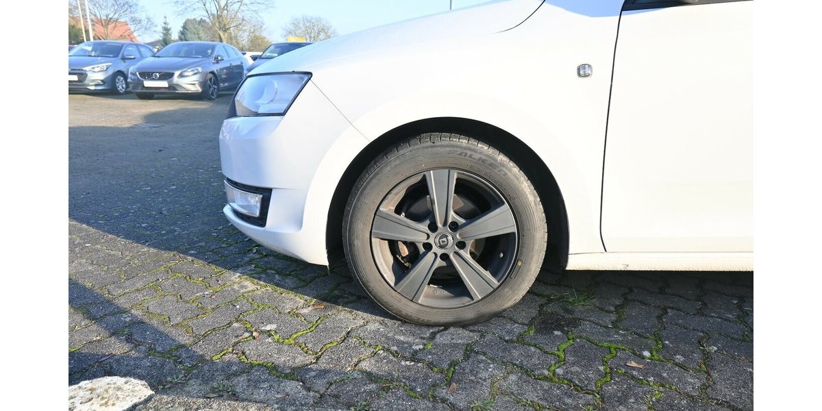 Skoda Rapid Spaceback 1.2 mit NAVI Steuerkette neu!!! 175.000 km 5.200 &euro; Seevetal - Hittfeld 21218