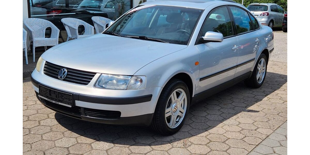 VW Passat 215.353 km 799 &euro; Stapelfeld 22145