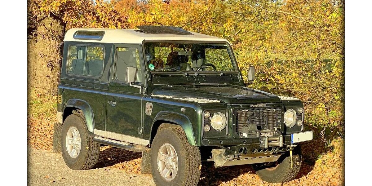 Land Rover Defender 221.435 km 29.900 &euro; Hamburg 22587