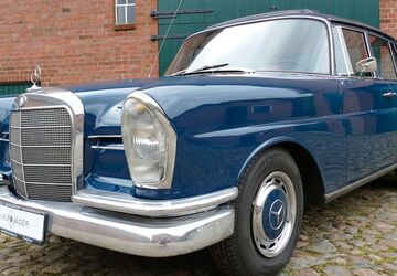 Mercedes-Benz 230 2.709 km 26.500 &euro; Hamburg 22047