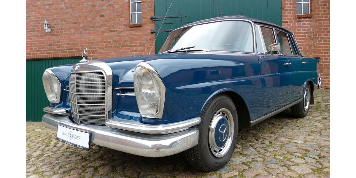 Mercedes-Benz 230 2.709 km 26.500 &euro; Hamburg 22047
