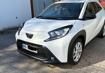 Toyota Aygo (X) 2.711 km 12.950 &euro; Hamburg 22419
