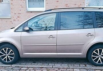 VW Touran 137.670 km 8.980 &euro; Buxtehude 21614