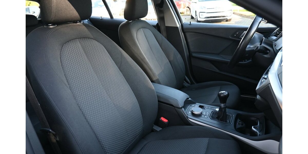 BMW 118i *Advantage* F40 Navi LED PDC Mod.2020 143.000 km 13.700 &euro; Seevetal - Hittfeld 21218