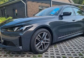 BMW i4 14.238 km 45.900 &euro; Hamburg 21077