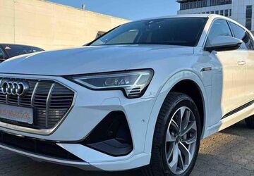 Audi e-tron 27.926 km 31.000 &euro; Hamburg 22047