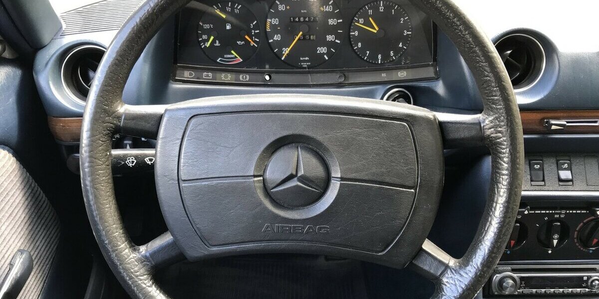 Mercedes-Benz 230 W123 Sanders Automat ABS AirBag SSD Velours 146.358 km 13.999 &euro; Hamburg 22339