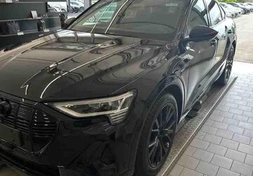 Audi e-tron 43.926 km 38.950 &euro; Hamburg 22047