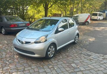 Toyota Aygo (X) 226.868 km 2.600 &euro; HAMBURG 22113