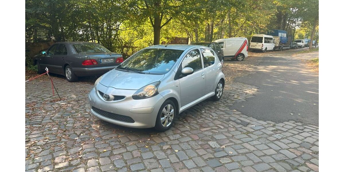 Toyota Aygo (X) 226.868 km 2.600 &euro; HAMBURG 22113