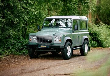 Land Rover Defender 42.296 km 50.990 &euro; Hamburg 22339