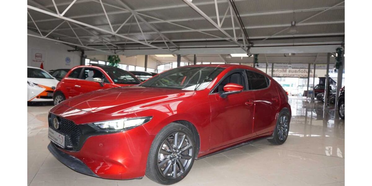 Mazda 3 15.270 km 22.690 &euro; Hamburg 22043