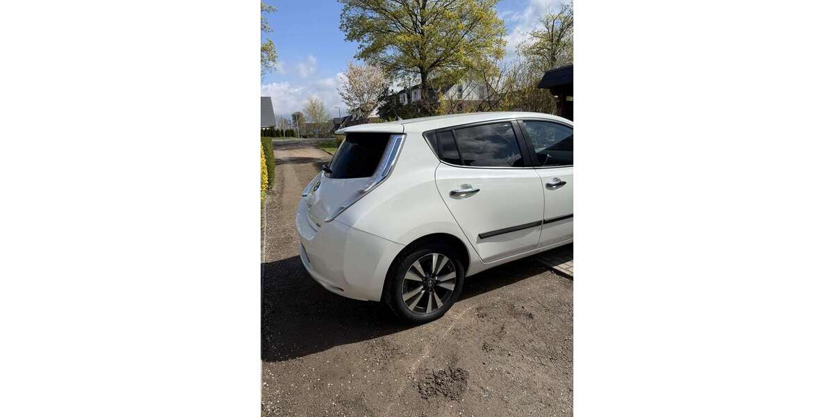 Nissan Leaf 93.600 km 8.300 &euro; Hamburg, Freie und Hansestadt 21037