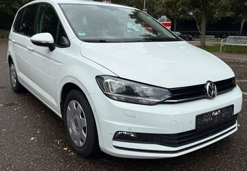 VW Touran 223.278 km 11.990 &euro; Hamburg 20539