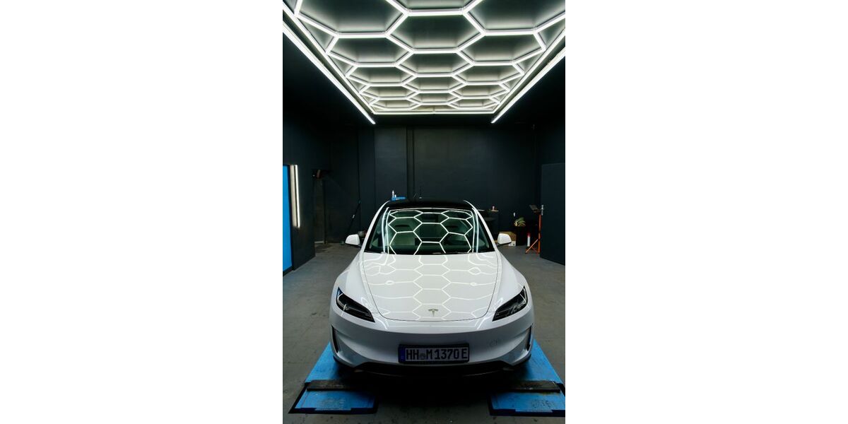 Tesla Model 3 24.700 km 46.600 &euro; hamburg 22083