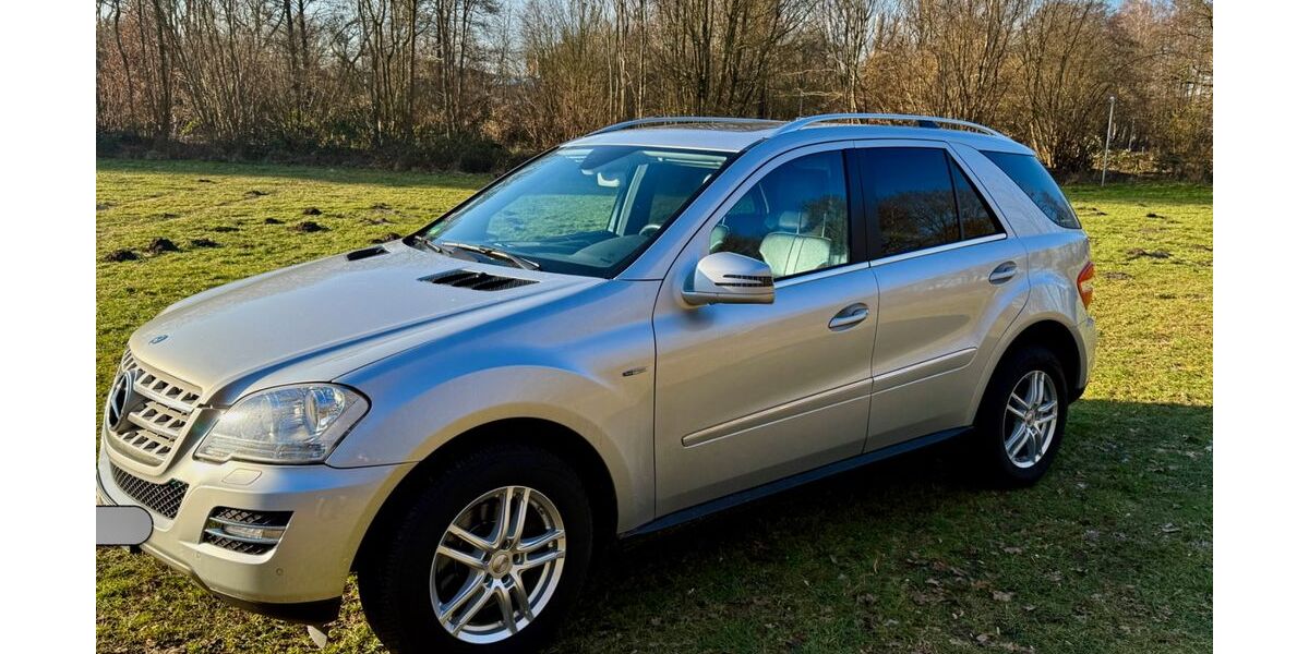 Mercedes-Benz ML 300 303.500 km 7.499 &euro; Norderstedt 22850