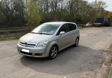 Toyota Corolla Verso 166.539 km 2.400 &euro; HAMBURG 22113